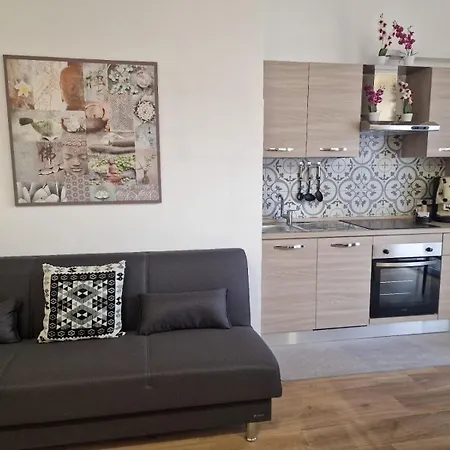 Francy House 12 Apartament *