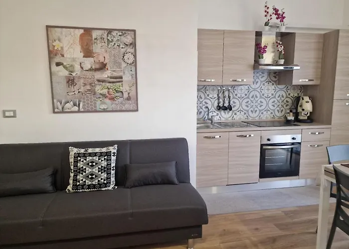 Francy House 12 公寓 *